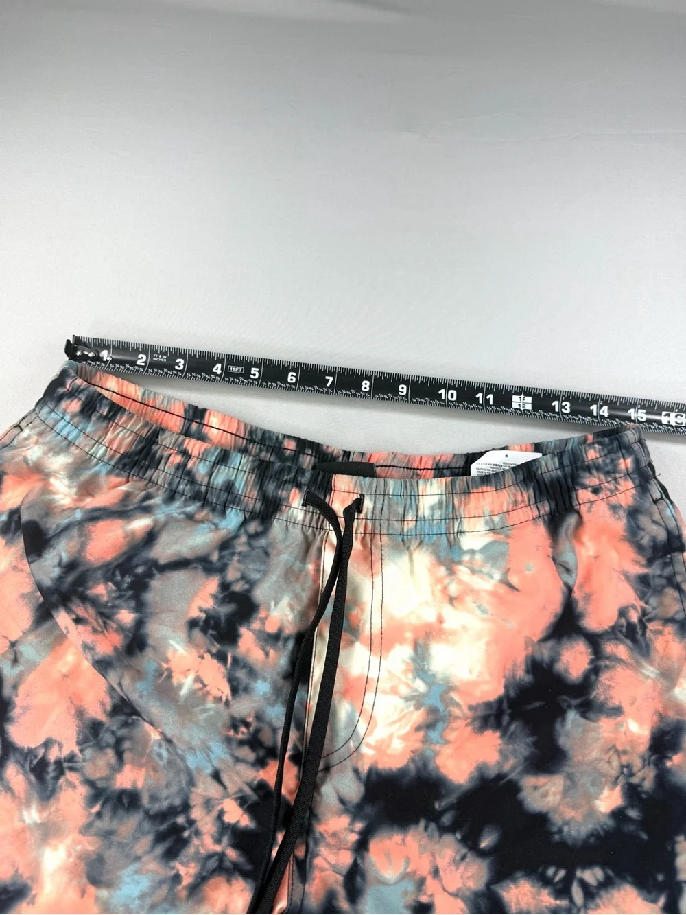 Vans Tie Dye Board Shorts Men’s Medium Swim Trunks Coral Black Gray Surf Beach